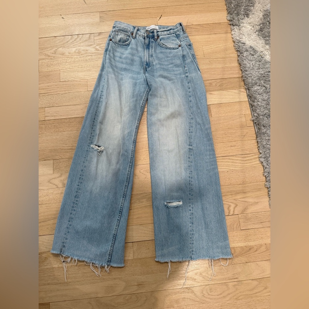 Zara Women's Light Blue Wide Leg Distressed Jeans